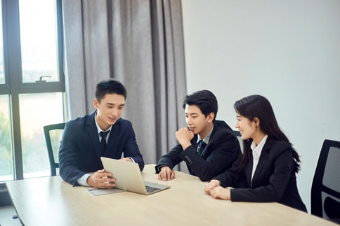 獵頭找工作和自己找工作的區(qū)別在哪里？